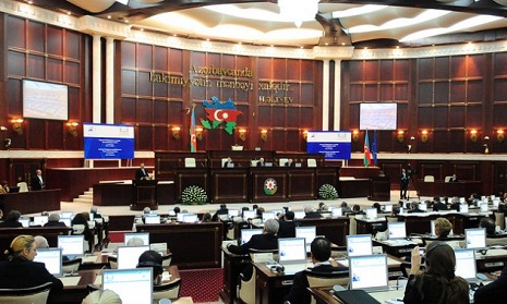 Azerbaijani parliament makes amendments to Labor Code